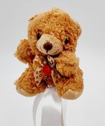  10cm magas, rzss masnis szrs maci, 20cm-es fa beszr plcn: barna