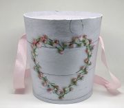  15cmx14cm-es vdr formj, szalagfles dszdoboz: fehr, Vintage rzsaszvvel az elejn