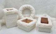 4 darabos fonott mints szett: 3db kocka, tglalalp, s magas fa doboz anyaggal-szrmvel bevonva + 1db koszoralap: ekr szn