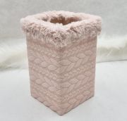  21cmx13cmx13cm-es fbl kszlt, magas dekor-fik puha fonott mints anyaggal bevonva, szrmvel dsztve: Rosegold
