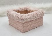  15cmx15cmx8cm-es fbl kszlt dekor-fik puha fonott mints anyaggal bevonva, szrmvel dsztve: rosegold